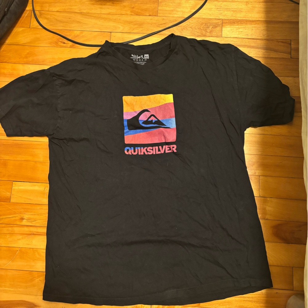 Quicksilver t-shirt